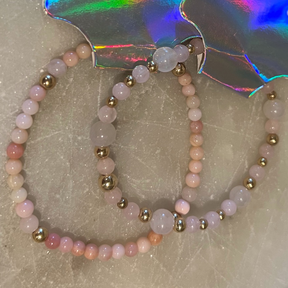 Beads bracelet with gold filled set pink size small 61/2”